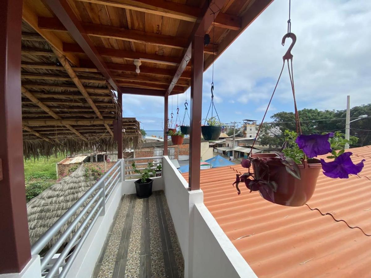 Haus Quentin Hotel Puerto López Eksteriør billede