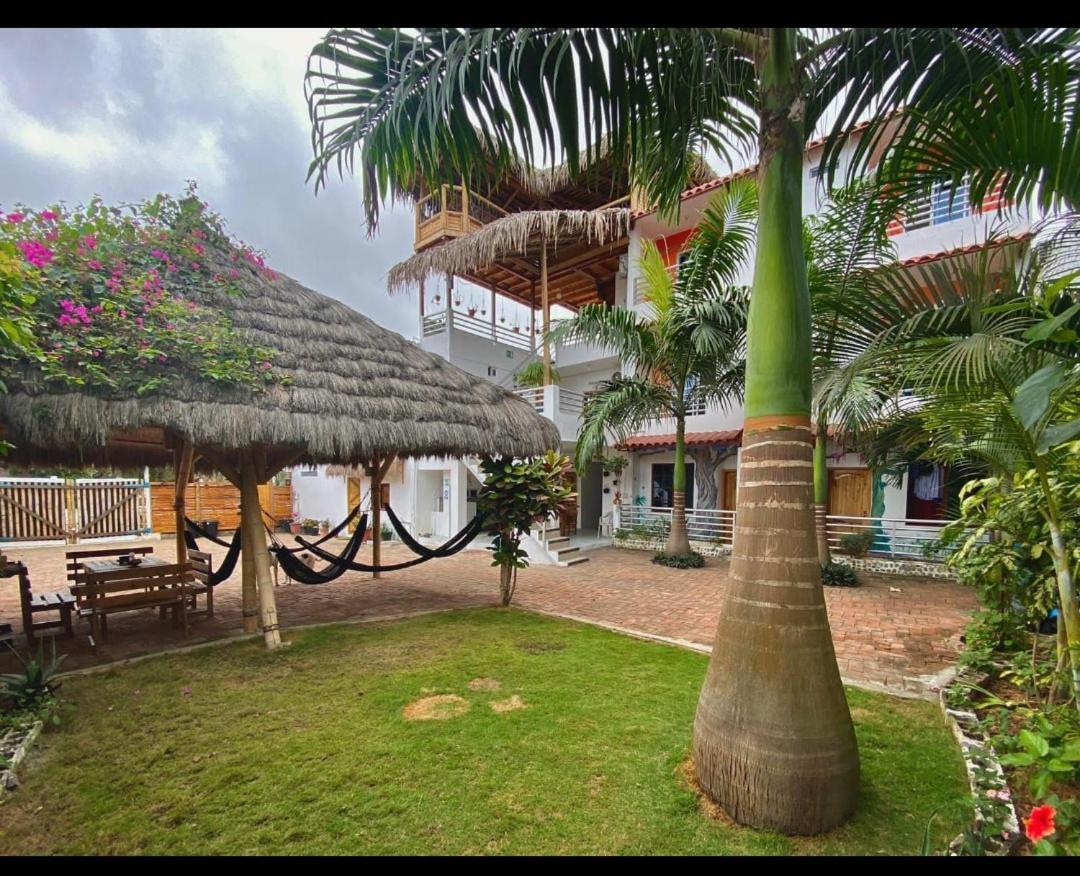 Haus Quentin Hotel Puerto López Eksteriør billede