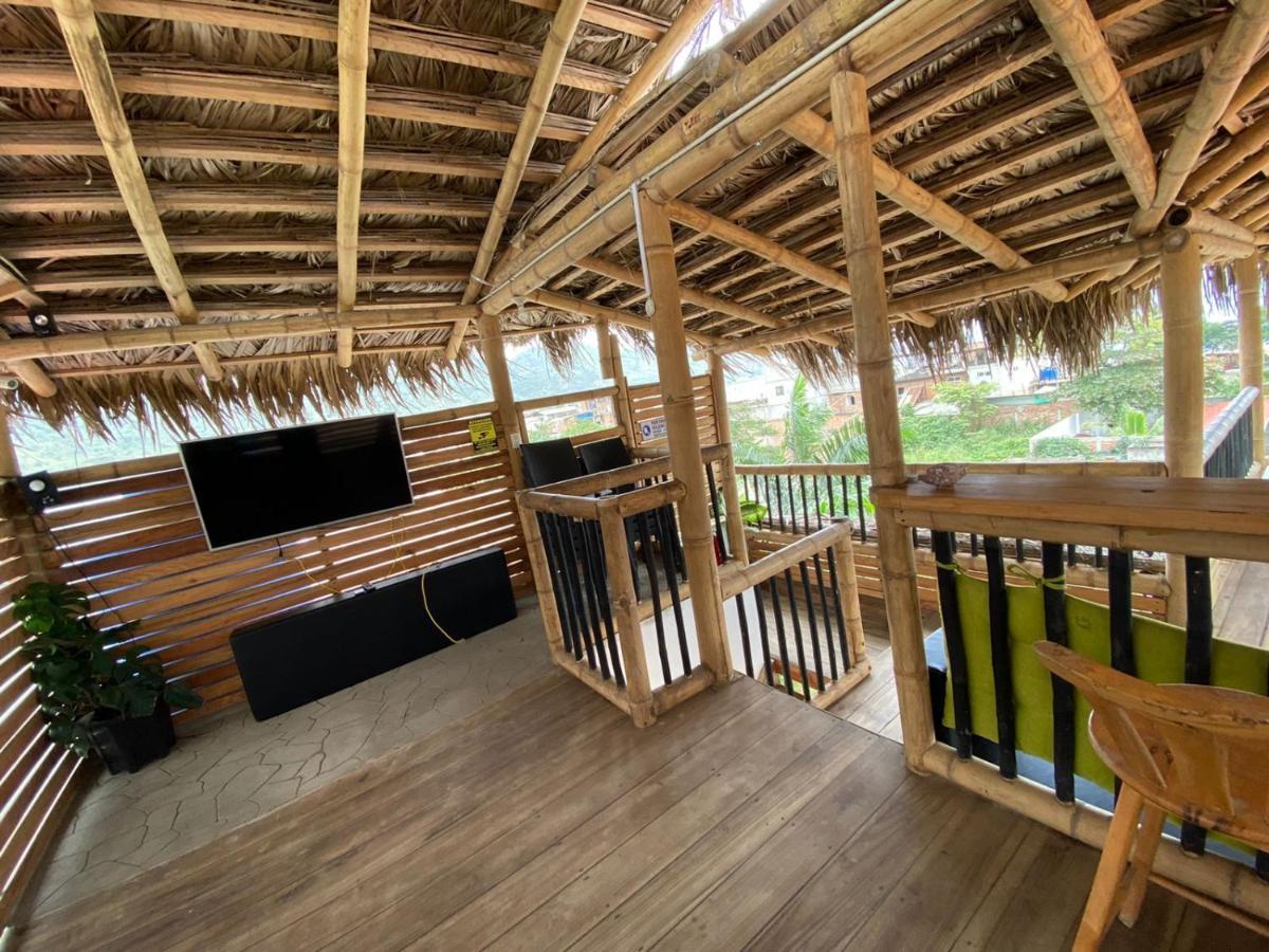 Haus Quentin Hotel Puerto López Eksteriør billede