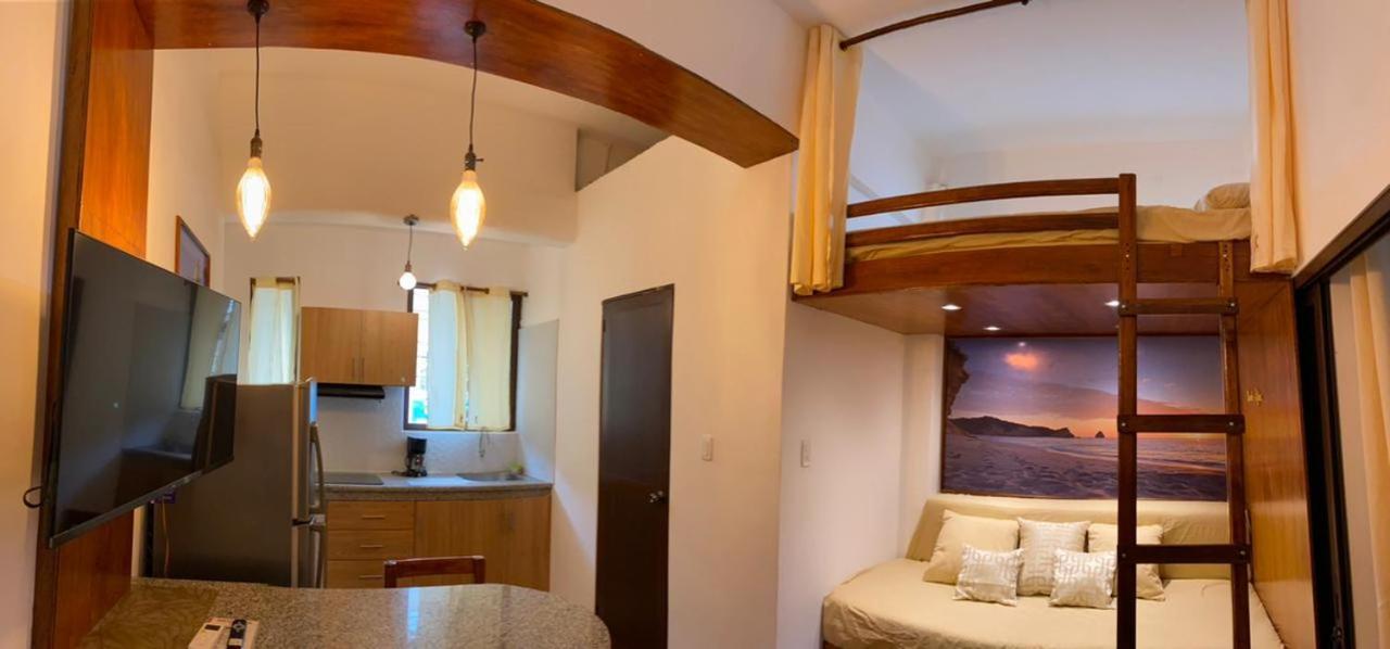 Haus Quentin Hotel Puerto López Eksteriør billede