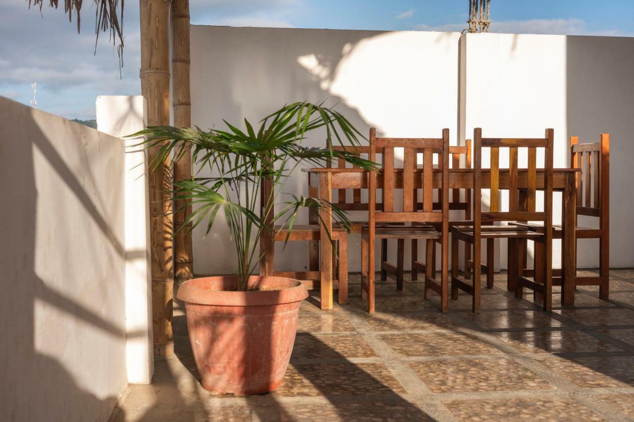 Haus Quentin Hotel Puerto López Eksteriør billede